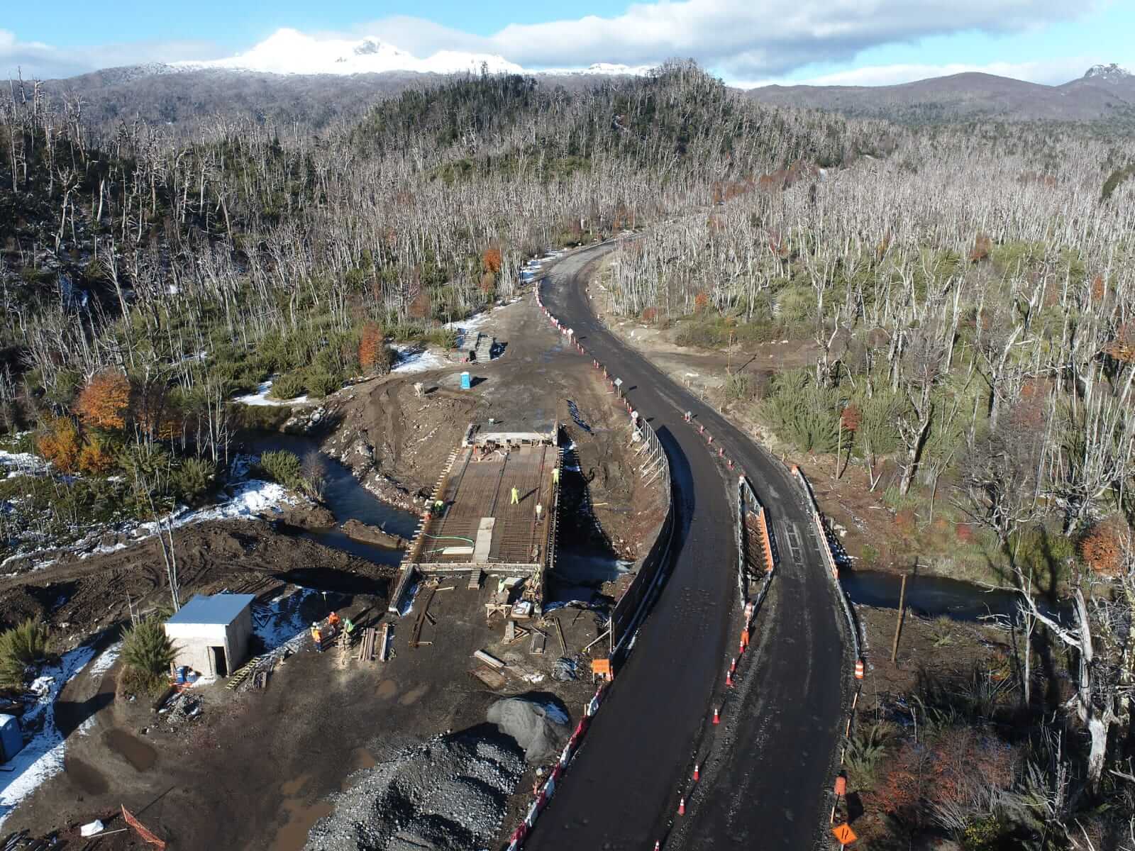 Construcción del Puente El Gringo sobre la Ruta Internacional 215-CH